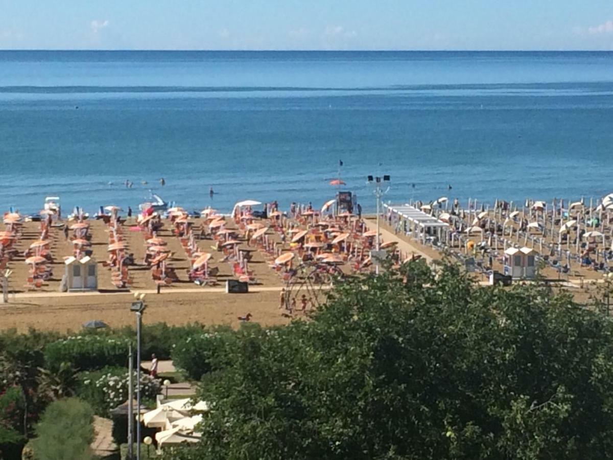 Isola Clara - Appartamenti Bibione Extérieur photo