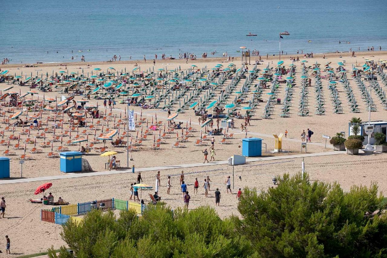 Isola Clara - Appartamenti Bibione Extérieur photo